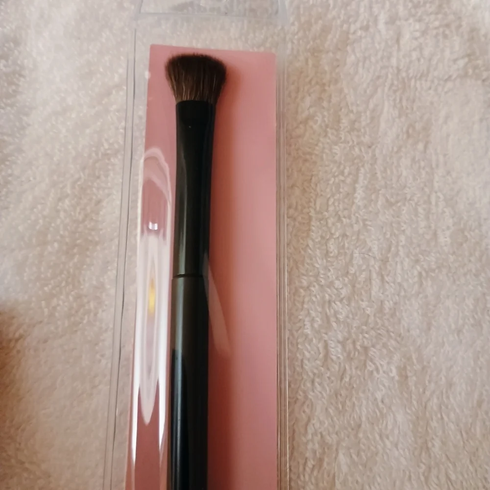 Forbidden Fruit Eyeshadow Palette And eyeshadow Brush